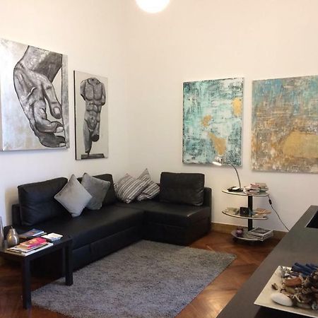Vesuvius Suite - Elegante appartamento in centro Nápoles Exterior foto