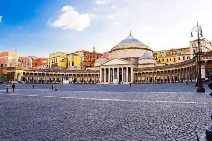 Vesuvius Suite - Elegante appartamento in centro Nápoles Exterior foto